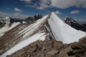 Dzo Jongo Peak-min